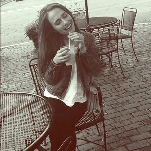 Meet your Posher, Semra